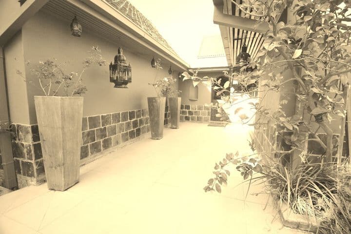 The Wardrobe Guest House photo 2