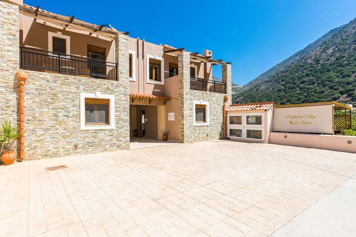 Pantheon Villas & Suites photo 4