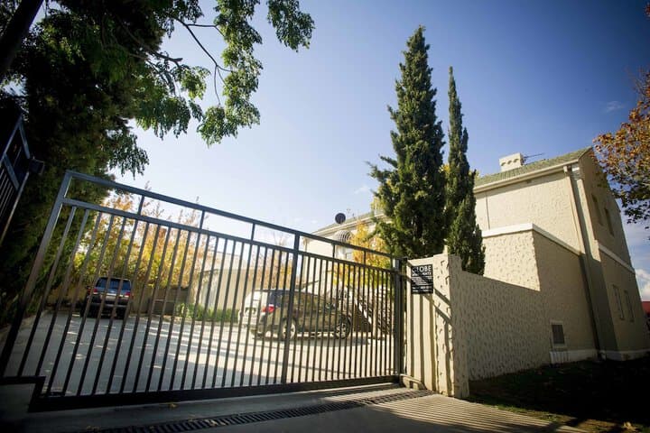 Globe Apartments photo 2