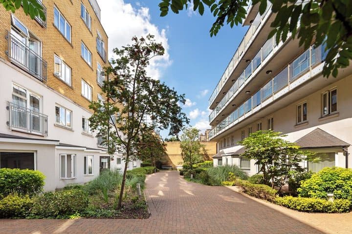 Marlin Apartments Commercial Road Limehouse photo 2