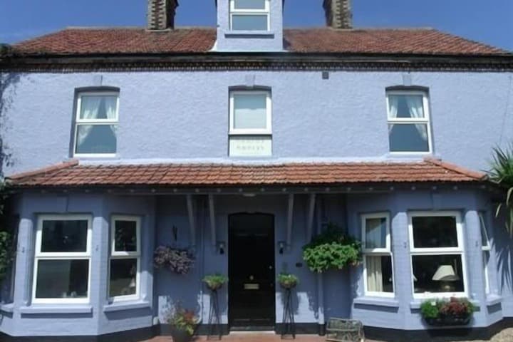 Hooray Henrys Sheringham photo 3