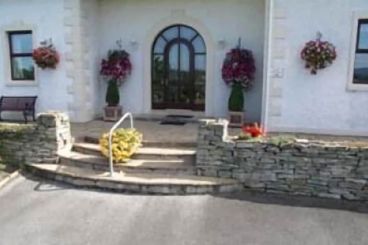 Willowbank House photo 2