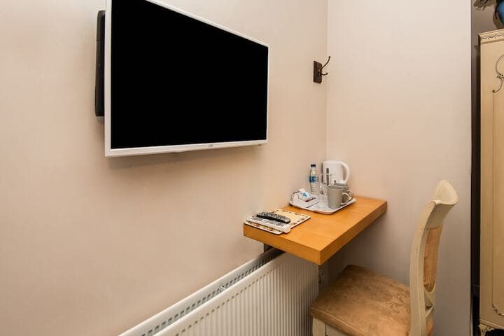 OYO Vale Lodge photo 5