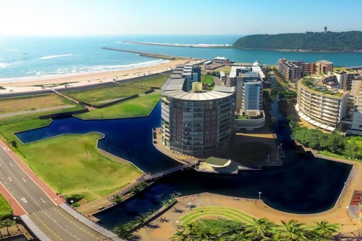 Point Waterfront Apartments photo 2