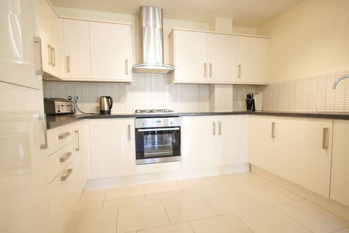 Crompton Court photo 2