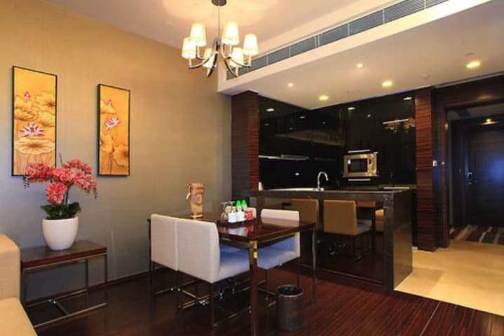 Guangzhou HeeFun Apartment Poly World Trading Center photo 2