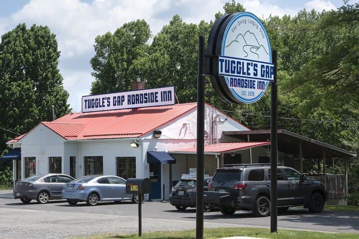 Tuggles Gap Roadside Inn Blue Ridge Parkway photo 3