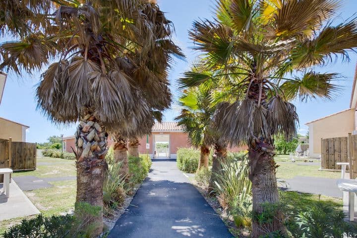 Vacancéole Le Domaine dEnserune photo 3