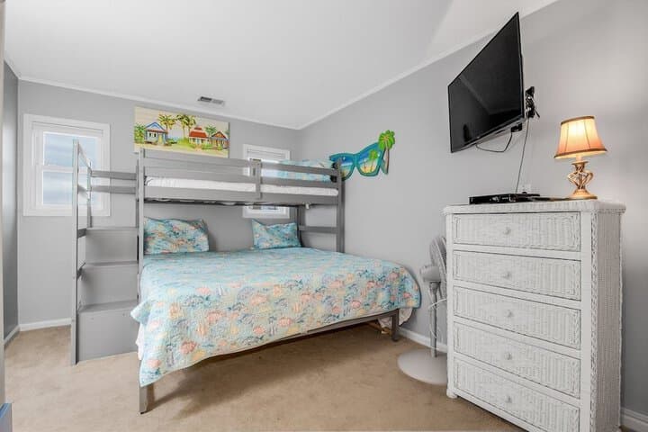 Grove Pointe 201 photo 2