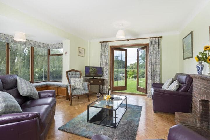Riverside House photo 3