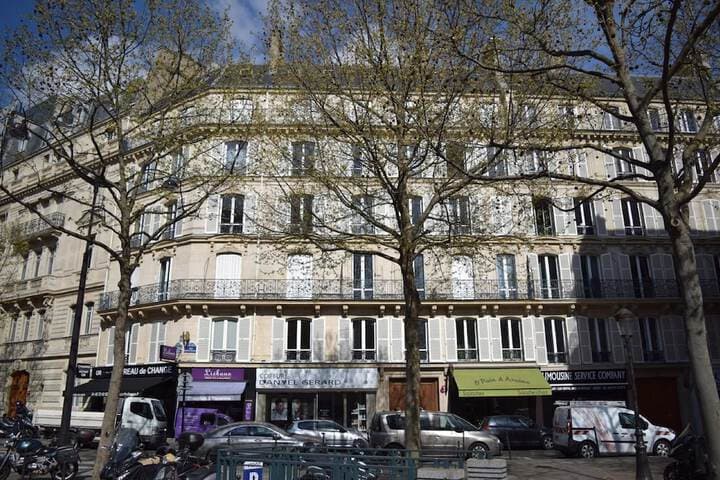 Paris Square photo 3