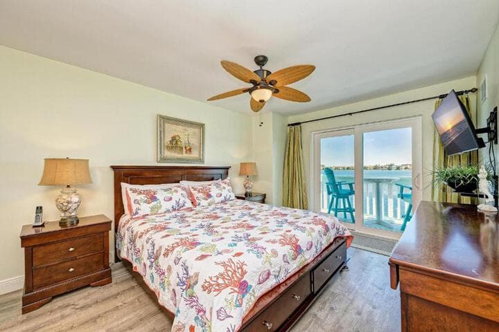 Anna Maria Island Beach Palms 5B photo 5
