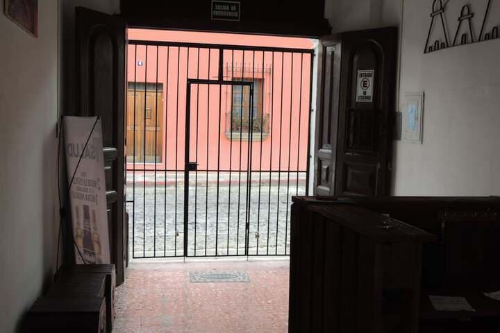 Feathers Hotel&Lounge Hostel photo 3