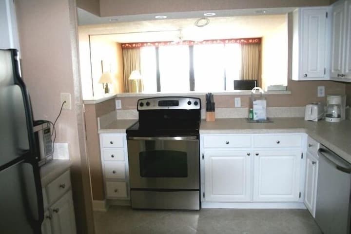 Club Regency in Regency Towers photo 4