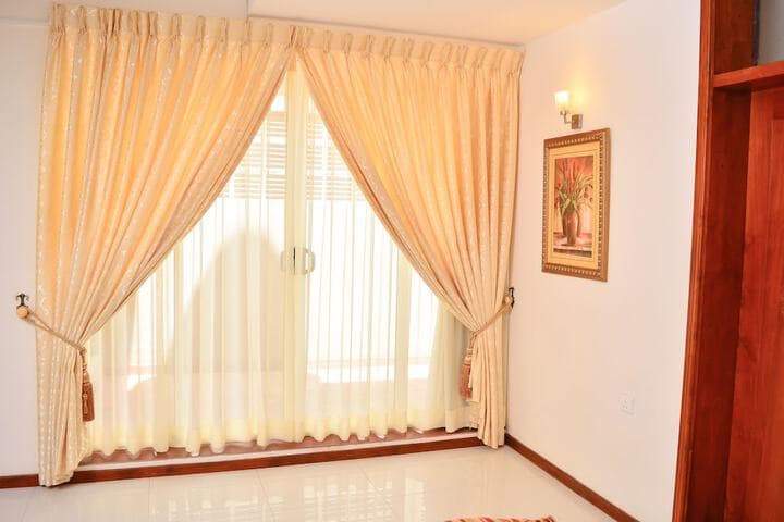 Unique Towers Luxury Boutique Suites photo 2