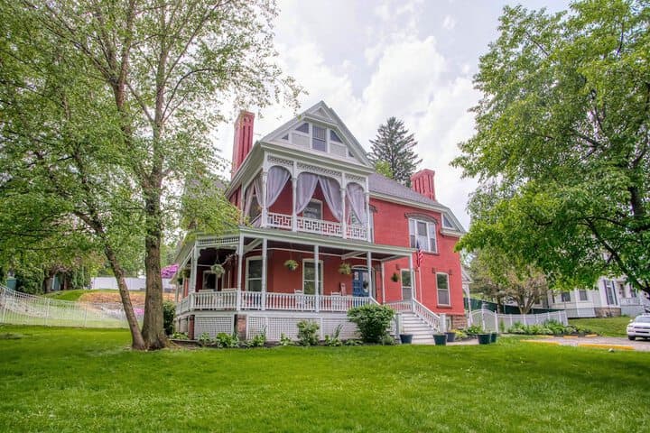 Hatch House Bed & Breakfast photo 4