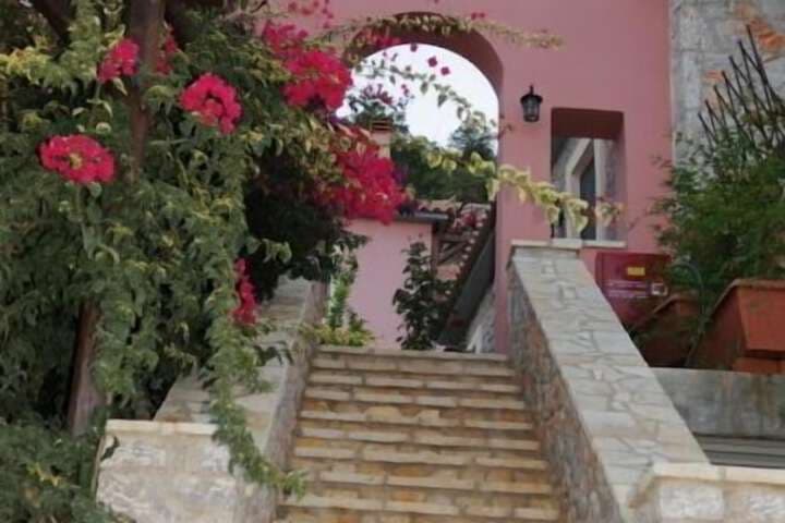 Dio Guesthouses photo 2