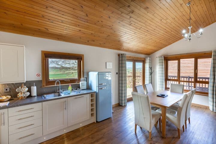 Douglas Fir Lodge With Hot Tub Near Cupar Fife photo 3