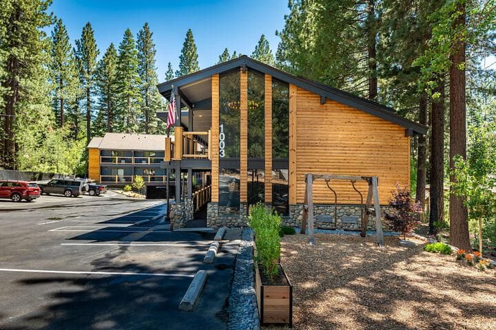 The Incline Lodge photo 2