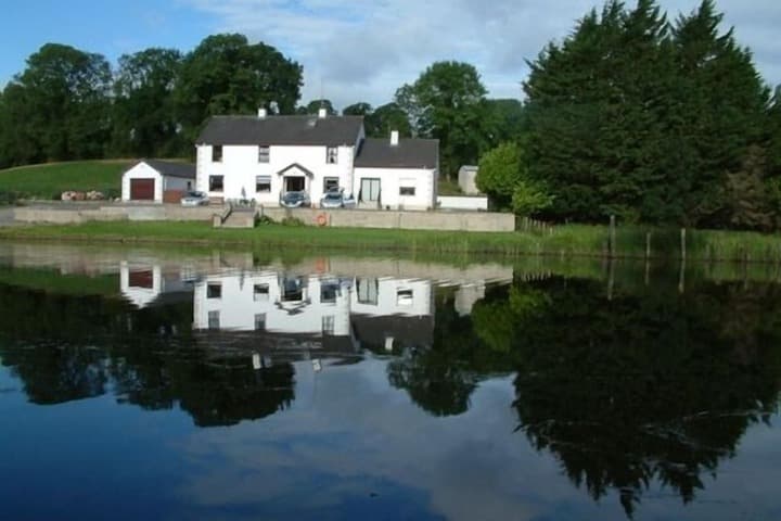Corrigans Shore House photo 2