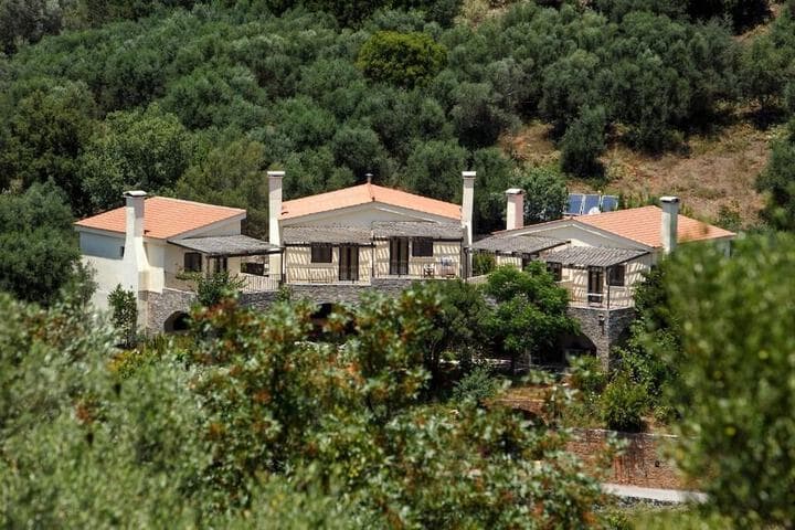Aposperitis Traditional Guesthouse photo 5