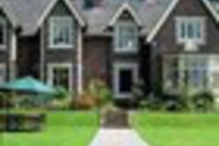 The Hunting Lodge photo 3