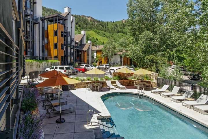 Durant Condominiums by Frias photo 4