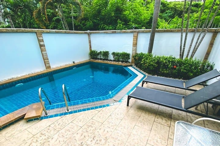 Hidden Palm Pool Villas photo 4