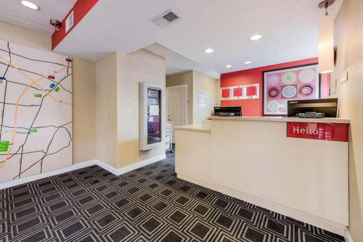 Birch Hills Suites Blue Ash photo 3
