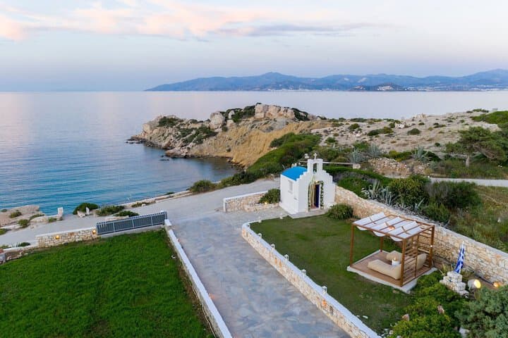 Amalgam Homes Paros Beachfront Villa photo 2