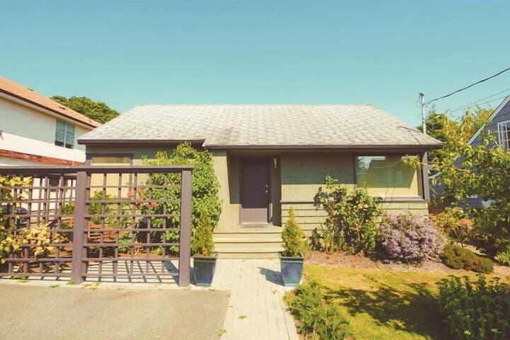 Spinnakers Brewpub & Guesthouses photo 2