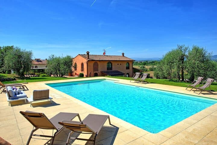 Monterappoli destination view