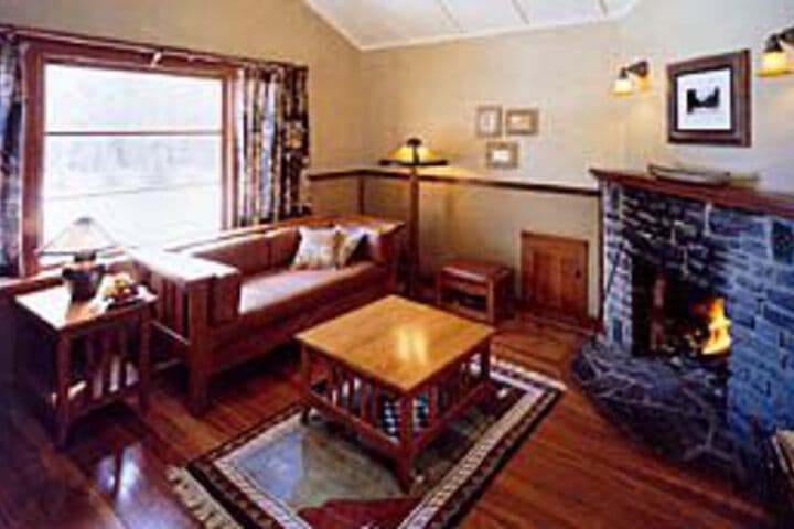 Johnston Canyon Resort photo 5