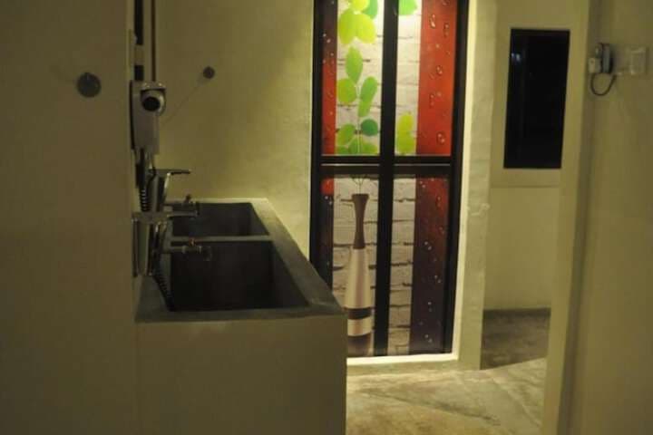 Red Inn Court Hostel photo 5