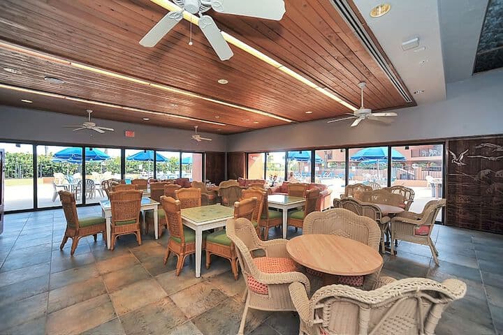 Oceanique Resort by Capital Vacations photo 5