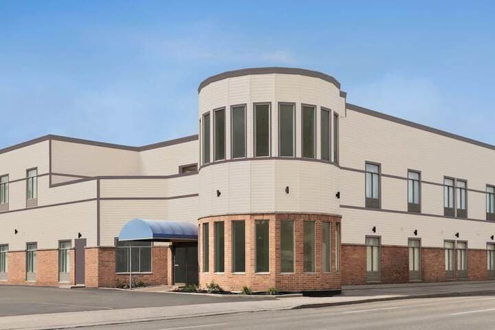 Signature Inn & Suites Hamilton photo 1