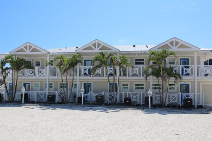 Island Inn photo 2