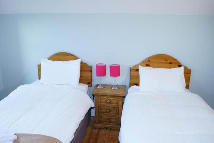 Dingle Courtyard Cottages 2 Bed (Sleeps 4) photo 3