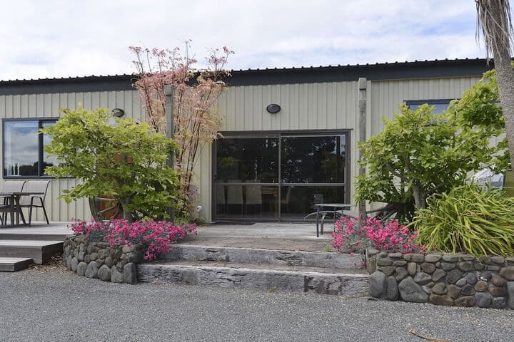 Lakefront Holiday Home photo 2