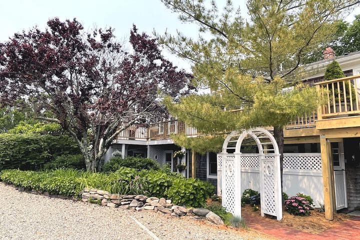 Salt House Inn photo 2