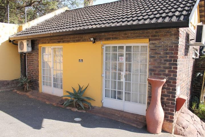 Flintstones Guest House Fourways photo 5