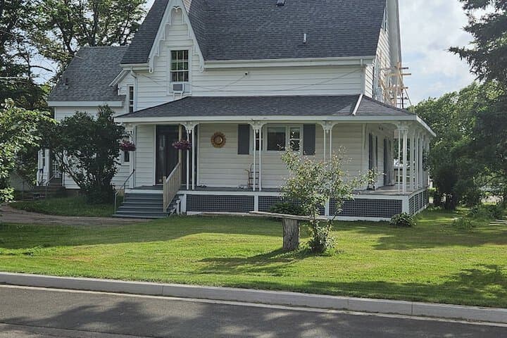 Sunflower Guest Suites photo 2