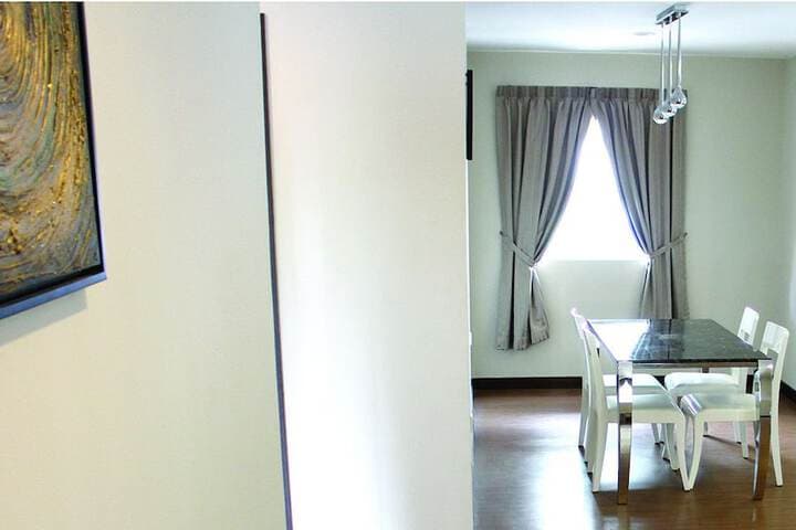 Riverside Residence by Gina Suite photo 5