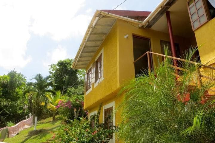 La Familia Guesthouse photo 1