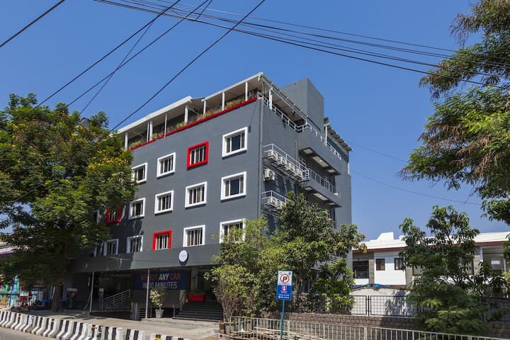 OYO Townhouse 005 Jubilee Hills photo 5