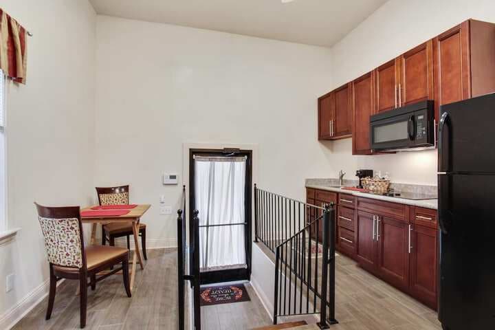 Studio 806 photo 5