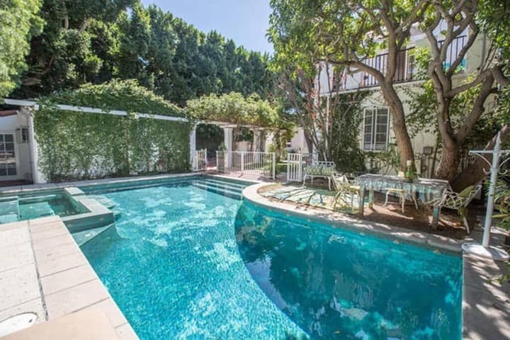 Beverly Hills Celebrity Home photo 4