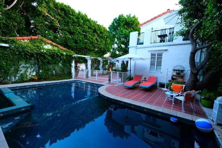 Beverly Hills Celebrity Home photo 2