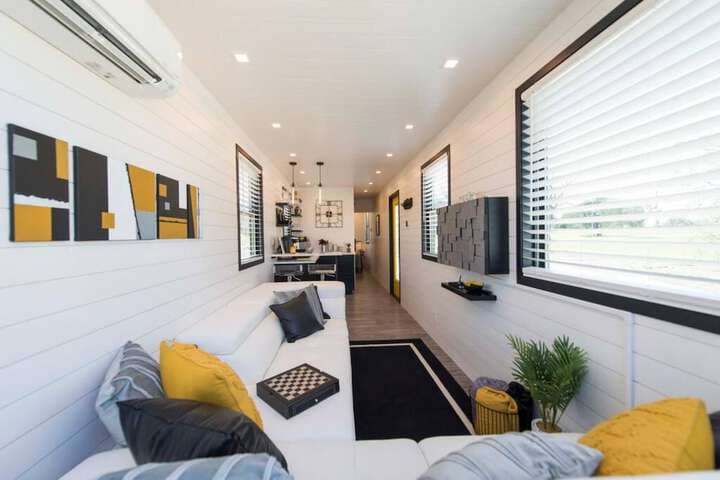 The Zephyr Tiny Container Home 12 min to Downtown Waco photo 2