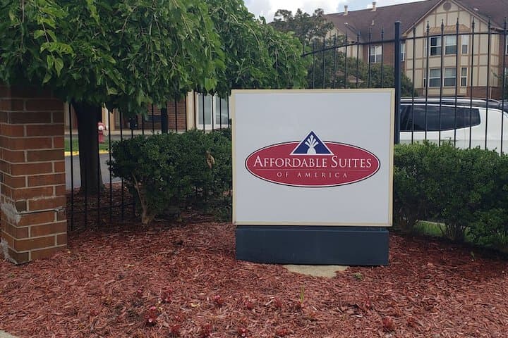 Affordable Suites of America Detroit Warren photo 2
